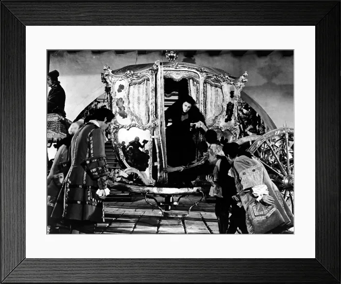Framed Print : THE GOLDEN COACH, (aka LE CARROSSE D'OR), Anna Magnani, 1953