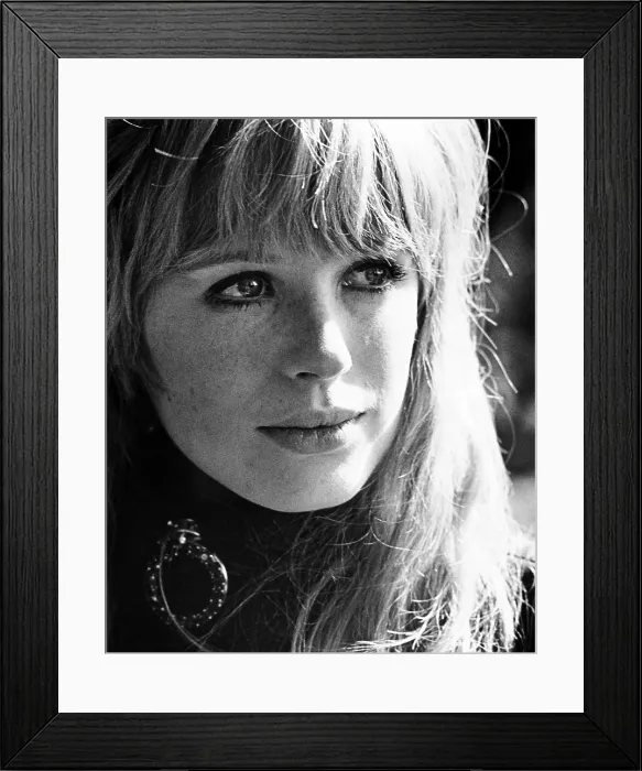 Framed Print : GIRL ON A MOTORCYCLE, (aka NAKED UNDER LEATHER), Marianne Faithfull, 1968