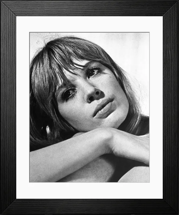Framed Print : GIRL ON A MOTORCYCLE, (aka NAKED UNDER LEATHER), Marianne Faithfull, 1968 Framed Print : GIRL ON A MOTORCYCLE, (aka NAKED UNDER LEATHER), Marianne Faithfull, 1968