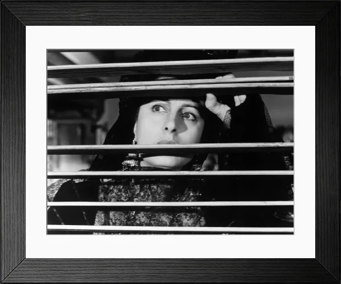 Framed Print : THE GOLDEN COACH, (aka LE CARROSSE D'OR), Anna Magnani, 1953 Framed Print : THE GOLDEN COACH, (aka LE CARROSSE D'OR), Anna Magnani, 1953