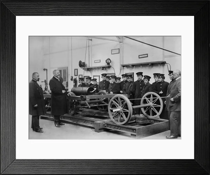 Framed Print : German women training to become street car drivers in Berlin during World War I. They have replaced men who joined the armed forces (BSLOC_2016_13_128.jpg ) Framed Print : German women training to become street car drivers in Berlin during World War I. They have replaced men who joined the armed forces (BSLOC_2016_13_128.jpg )