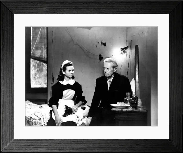 Framed Print : UMBERTO D, Maria Pia Casilio, Carlo Battisti, 1952 Framed Print : UMBERTO D, Maria Pia Casilio, Carlo Battisti, 1952