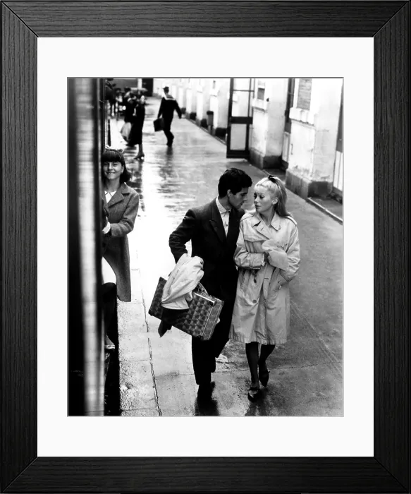 Framed Print : THE UMBRELLAS OF CHERBOURG, (aka LES PARAPLUIES DE CHERBOURG), Nino Castelnuovo, Catherine Deneuve, 1964