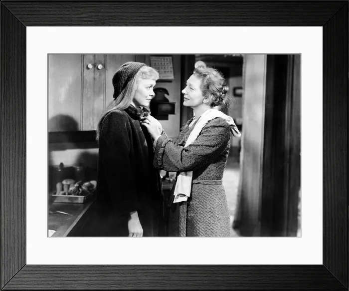 Framed Print : THE GLASS MENAGERIE, from left: Jane Wyman, Gertrude Lawrence, 1950