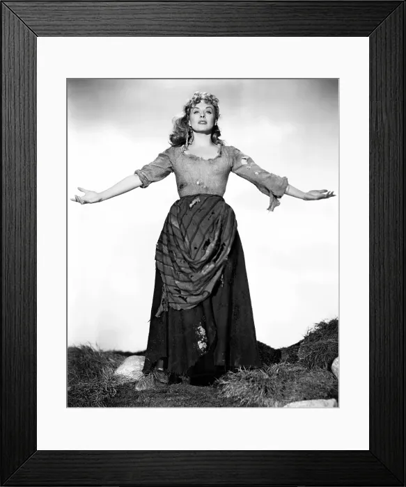 Framed Print : UNCONQUERED, Paulette Goddard, 1947 Framed Print : UNCONQUERED, Paulette Goddard, 1947
