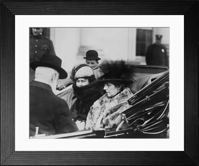 Framed Print : Outgoing First Lady Edith Wilson, left, with her successor, Florence Harding, March 4, 1921