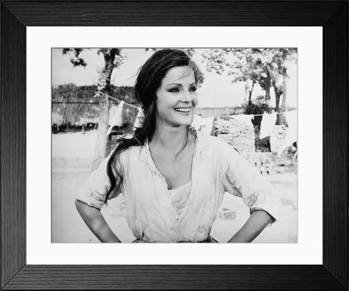 Framed Print : THE 25TH HOUR, (aka LA VINGT-CINQUEME HEURE), Virna Lisi, 1967