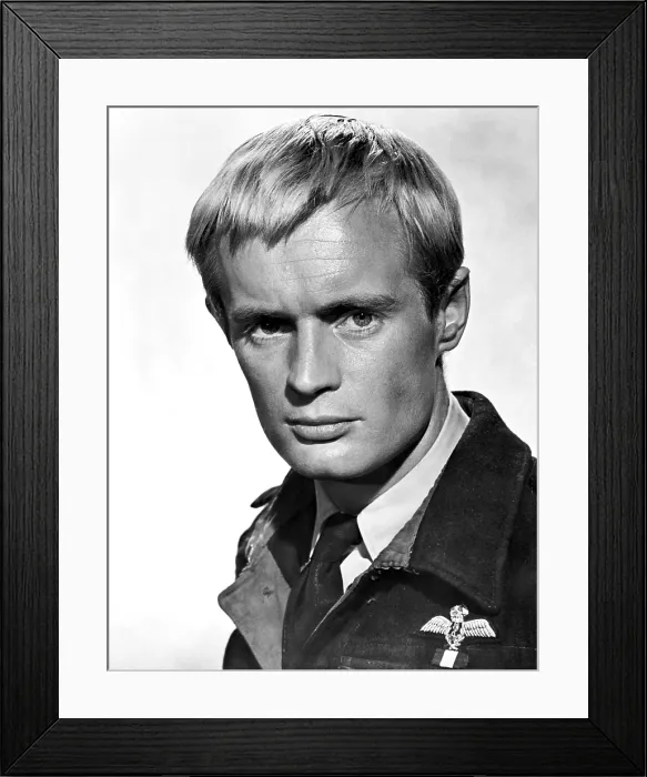 Framed Print : THE GREAT ESCAPE, David McCallum, 1963 Framed Print : THE GREAT ESCAPE, David McCallum, 1963