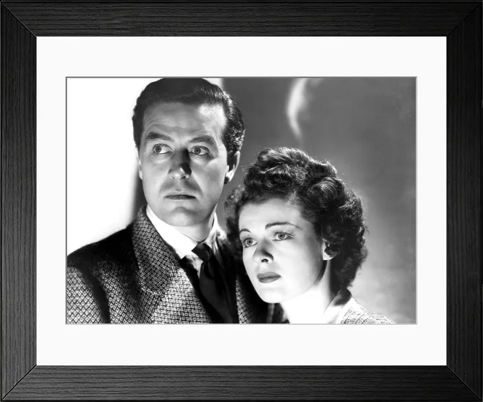Framed Print : THE UNINVITED, Ray Milland, Ruth Hussey, 1944 Framed Print : THE UNINVITED, Ray Milland, Ruth Hussey, 1944