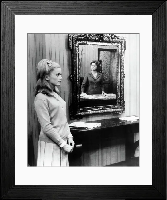 Framed Print : THE UMBRELLAS OF CHERBOURG, (aka LES PARAPLUIES DE CHERBOURG), Catherine Deneuve, Anne Vernon, 1964