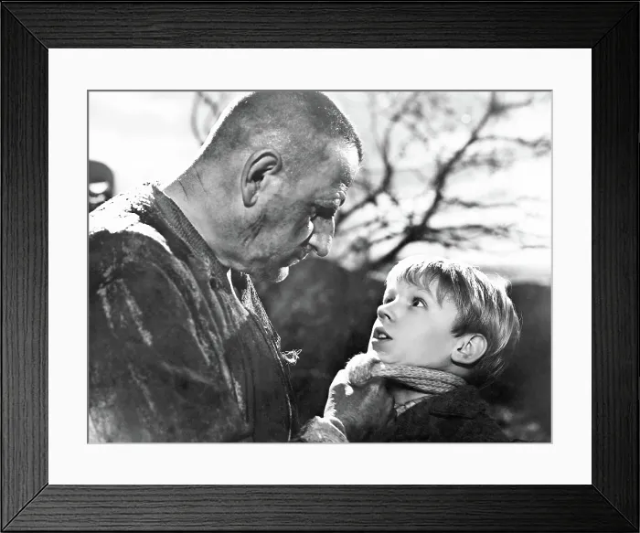 Framed Print : GREAT EXPECTATIONS, from left: Finlay Currie, Tony Wager, 1946
