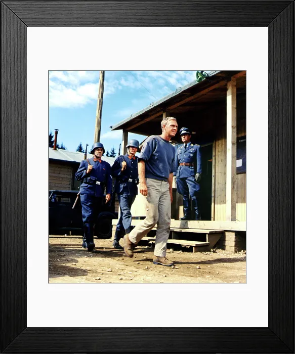 Framed Print : THE GREAT ESCAPE, Steve McQueen, 1963 Framed Print : THE GREAT ESCAPE, Steve McQueen, 1963