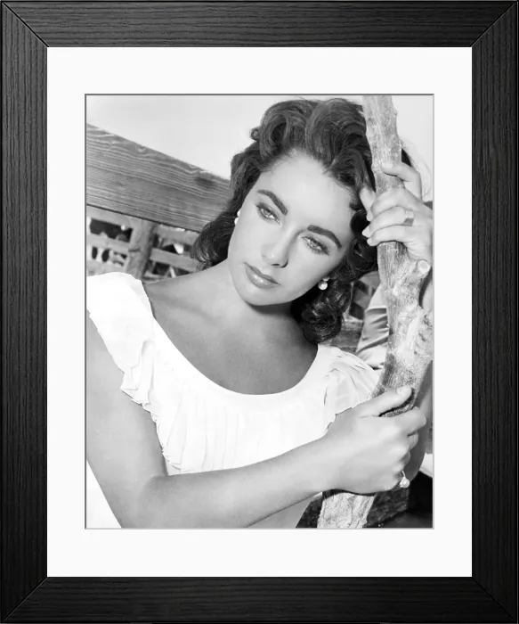 Framed Print : GIANT, Elizabeth Taylor, 1956