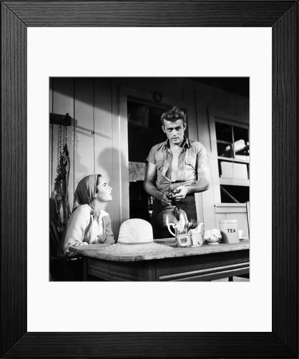 Framed Print : GIANT, from left, Elizabeth Taylor, James Dean, 1956 Framed Print : GIANT, from left, Elizabeth Taylor, James Dean, 1956