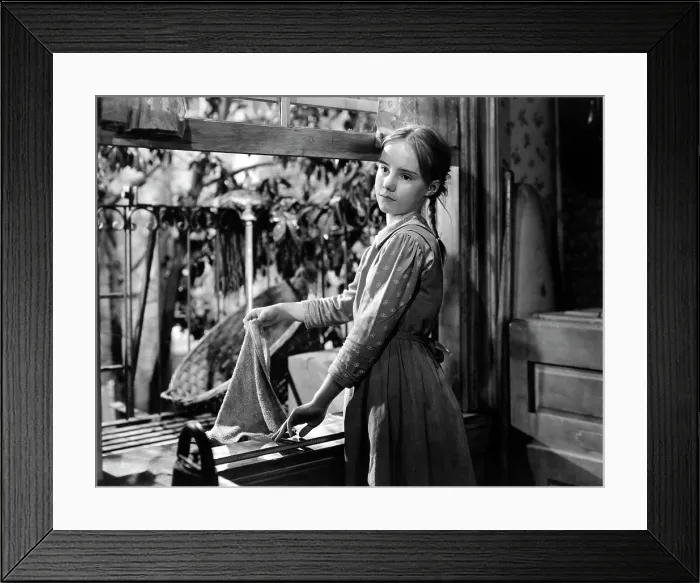 Framed Print : A TREE GROWS IN BROOKLYN, Peggy Ann Garner, 1945. TM and Copyright (c) 20th Century Fox Film Corp. All rights reserved. Courtesy: Everett Collection