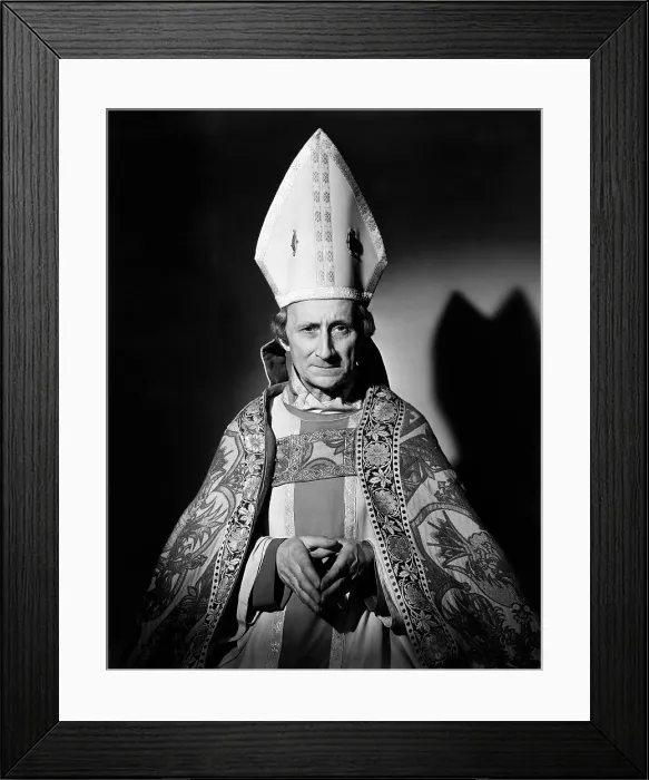 Framed Print : HENRY V, Felix Aylmer as the Archbishop of Canterbury, 1944