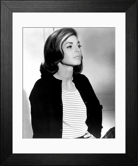 Framed Print : THE GRADUATE, Anne Bancroft, 1967