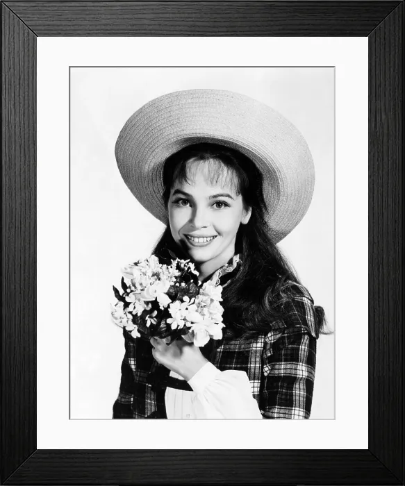 Framed Print : GIGI, Leslie Caron, 1958 Framed Print : GIGI, Leslie Caron, 1958