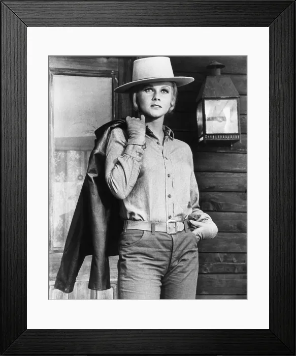 Framed Print : THE TRAIN ROBBERS, Ann-Margret, 1973