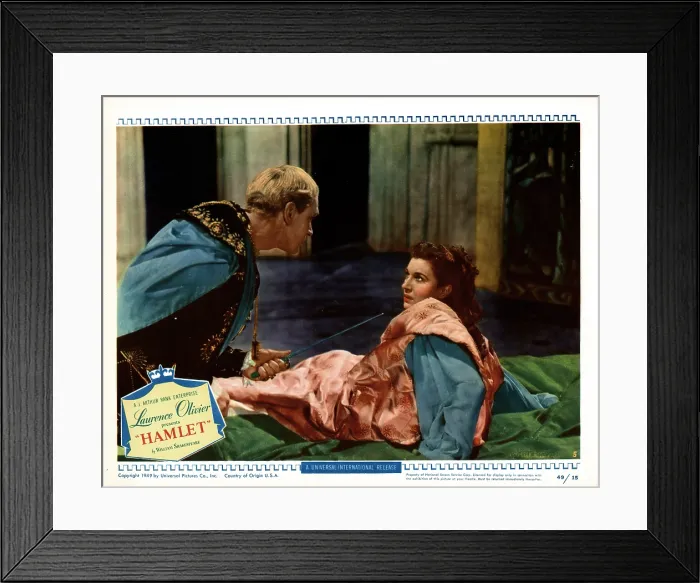 Framed Print : HAMLET, from left, Laurence Olivier, Eileen Herlie, 1948