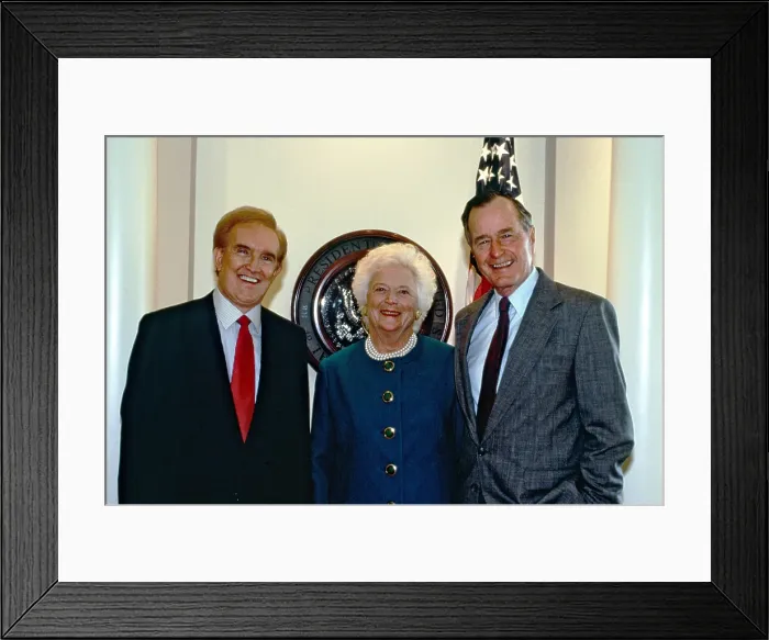 Framed Print : President George H.W. Bush, First Lady Barbara Bush meet with Nashville country music disc jockey, Ralph Emery, April 19, 1995 Framed Print : President George H.W. Bush, First Lady Barbara Bush meet with Nashville country music disc jockey, Ralph Emery, April 19, 1995