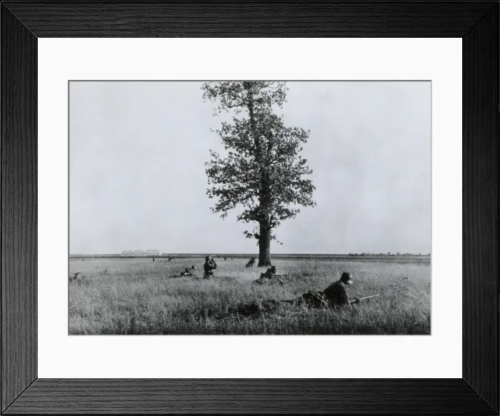 Framed Print : German soldiers advance on Witrunljn, during the Nazi invasion of the Soviet Union (Russia). Summer 1941, World War 2. (BSLOC_2014_8_13)