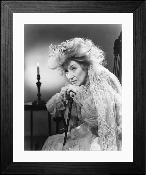 Framed Print : GREAT EXPECTATIONS, Martita Hunt, 1946