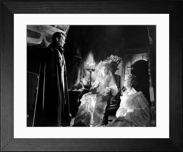 Framed Print : GREAT EXPECTATIONS, from left: John Mills, Martita Hunt, Valerie Hobson, 1946 Framed Print : GREAT EXPECTATIONS, from left: John Mills, Martita Hunt, Valerie Hobson, 1946