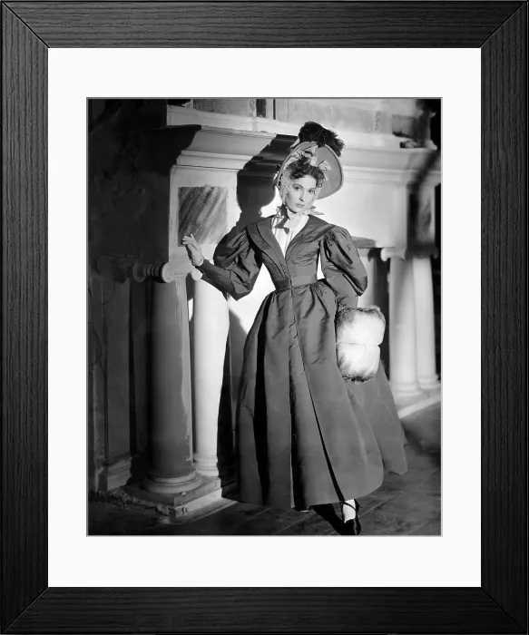 Framed Print : GREAT EXPECTATIONS, Valerie Hobson, 1946 Framed Print : GREAT EXPECTATIONS, Valerie Hobson, 1946