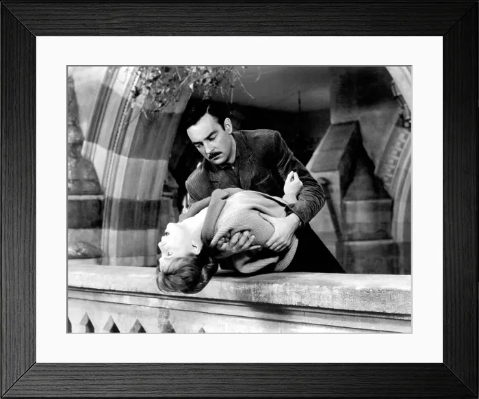 Framed Print : THE HAUNTING, Julie Harris, Richard Johnson, 1963
