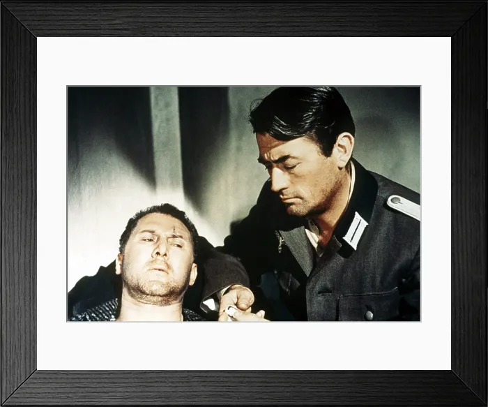 Framed Print : THE GUNS OF NAVARONE, from left: Anthony Quayle, Gregory Peck, 1961 Framed Print : THE GUNS OF NAVARONE, from left: Anthony Quayle, Gregory Peck, 1961
