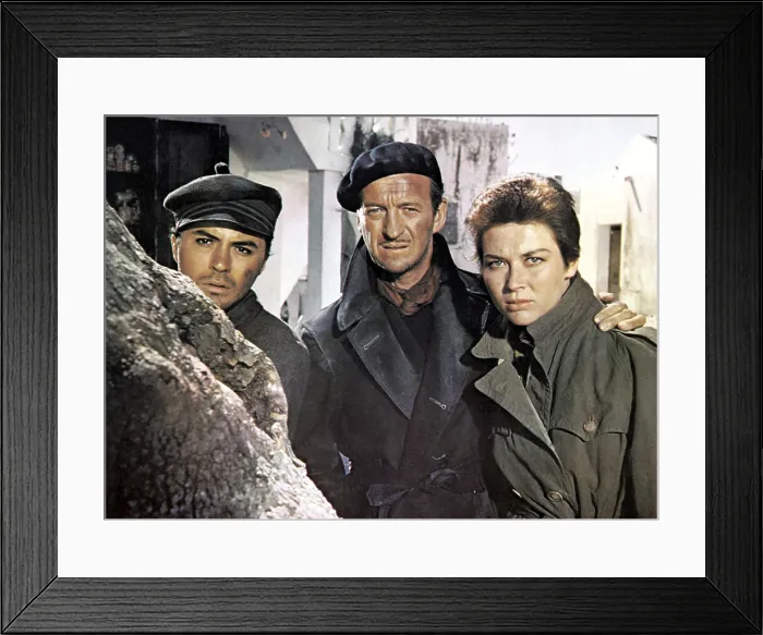 Framed Print : THE GUNS OF NAVARONE, from left: James Darren, David Niven, Gia Scala, 1961 Framed Print : THE GUNS OF NAVARONE, from left: James Darren, David Niven, Gia Scala, 1961