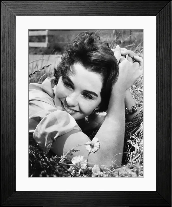 Framed Print : UNTIL THEY SAIL, Jean Simmons, 1957 Framed Print : UNTIL THEY SAIL, Jean Simmons, 1957