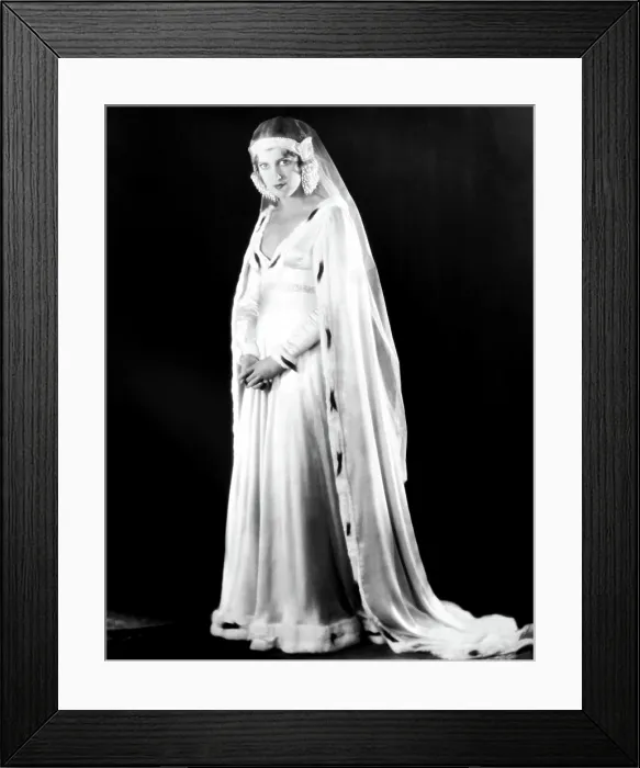 Framed Print : THE VAGABOND KING, Jeanette MacDonald, 1930 Framed Print : THE VAGABOND KING, Jeanette MacDonald, 1930