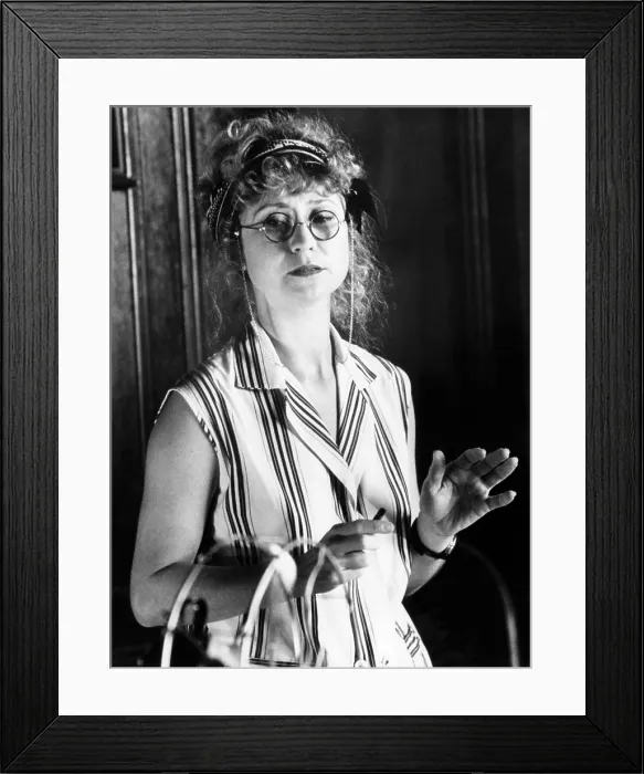 Framed Print : VALENTINO, Felicity Kendal, 1977