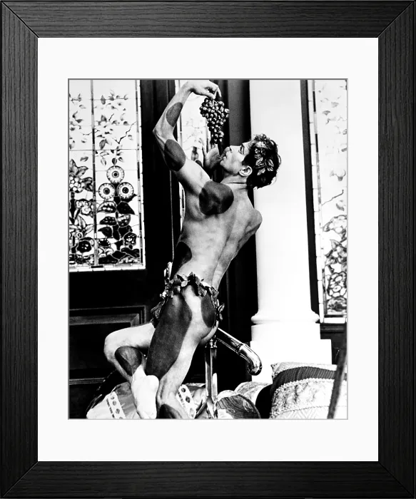 Framed Print : VALENTINO, Rudolf Nureyev, 1977