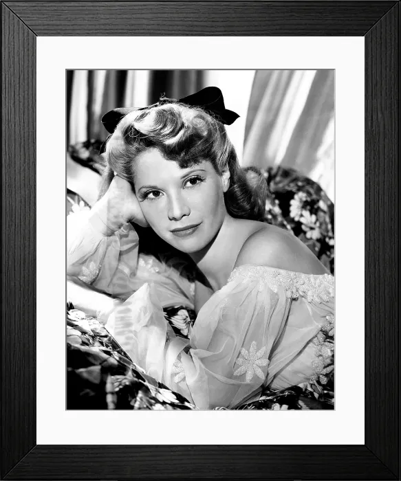 Framed Print : UP IN ARMS, Dinah Shore, 1944