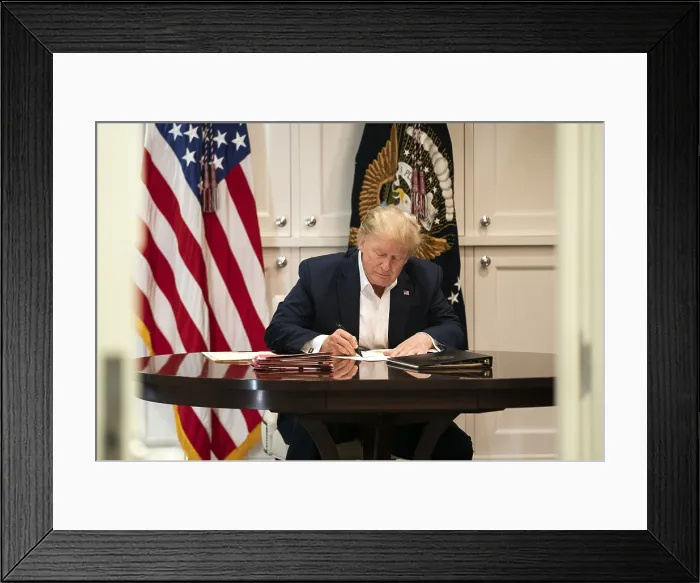 Framed Print : President Donald Trump works in the Presidential Suite at Walter Reed National Military Medical Center in Bethesda, Md. Saturday, Oct. 3, 2020 Framed Print : President Donald Trump works in the Presidential Suite at Walter Reed National Military Medical Center in Bethesda, Md. Saturday, Oct. 3, 2020