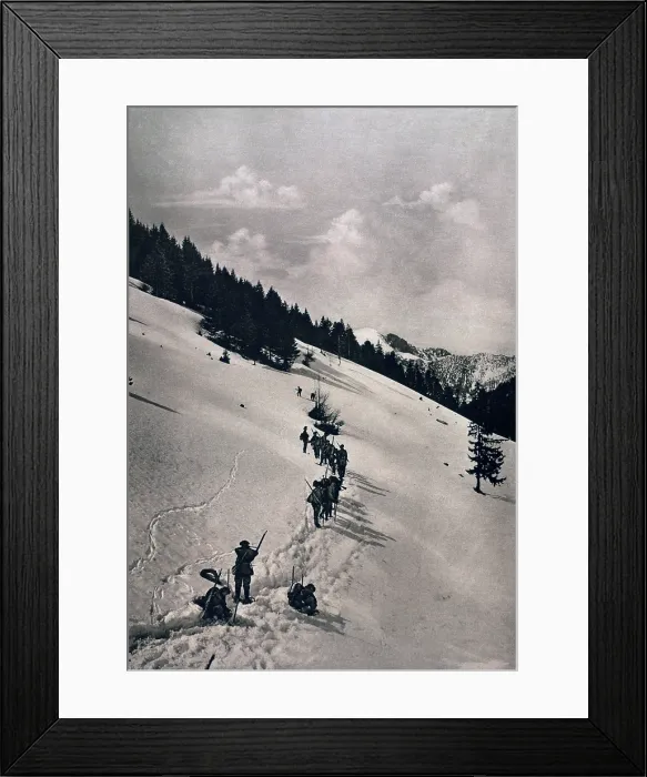 Framed Print : World War 1. French chasseurs plodding over the freshly fallen snow in the Vosges Mountains to take up a new position against the Germans