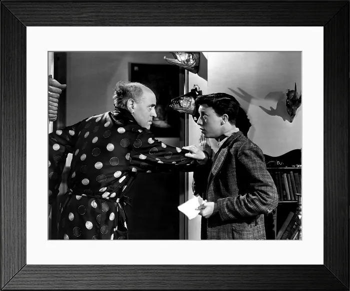 Framed Print : HUE AND CRY, Alistair Sim, Harry Fowler, 1947 Framed Print : HUE AND CRY, Alistair Sim, Harry Fowler, 1947