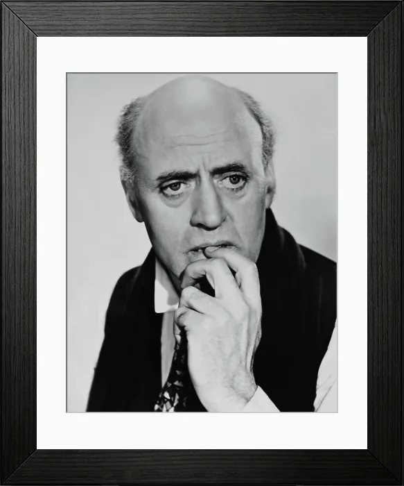 Framed Print : HUE AND CRY, Alastair Sim, 1947
