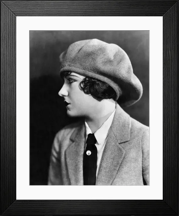 Framed Print : THE HUMMING BIRD, Gloria Swanson, 1924 Framed Print : THE HUMMING BIRD, Gloria Swanson, 1924