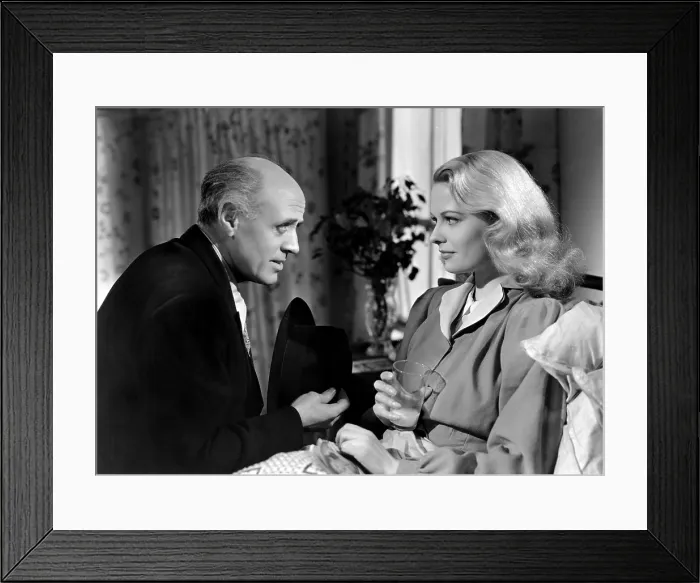 Framed Print : GREEN FOR DANGER, Alastair Sim, Sally Gray, 1946 Framed Print : GREEN FOR DANGER, Alastair Sim, Sally Gray, 1946