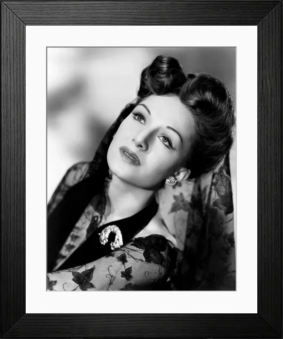 Framed Print : GREEN FOR DANGER, Jean Kent, 1946