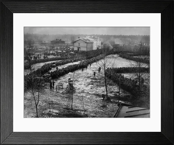 Framed Print : World War 1. 15, 000 Russian prisoners taken by the German Eighth Army at the Battle of Augustov fought from October 1-9, 1914. It was the last battle of the Tannenberg campaign