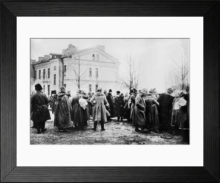Framed Print : World War 1. Russian prisoners captured at the Second Battle of Mazuruan Lakes, Feb. 7-22, 1915. German hopes of Russia out of the war failed Framed Print : World War 1. Russian prisoners captured at the Second Battle of Mazuruan Lakes, Feb. 7-22, 1915. German hopes of Russia out of the war failed