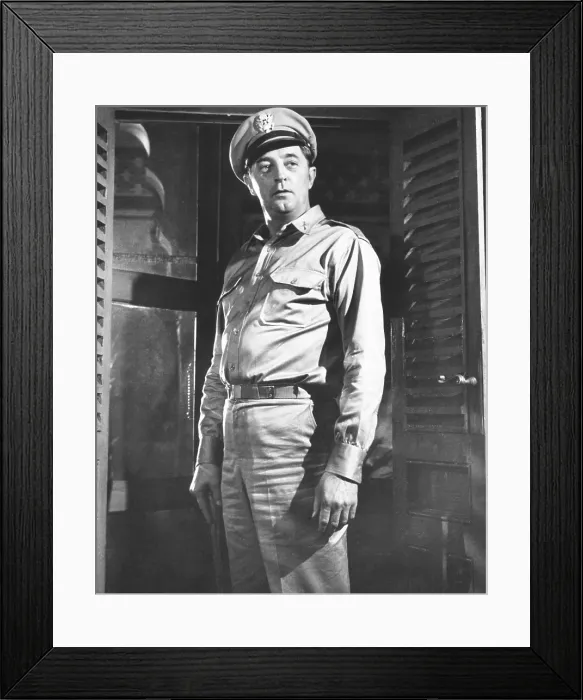Framed Print : MAN IN THE MIDDLE, (aka THE WINSTON AFFAIR), Robert Mitchum, 1964, TM & Copyright 20th Century Fox Film Corp. / courtesy Everett Collection