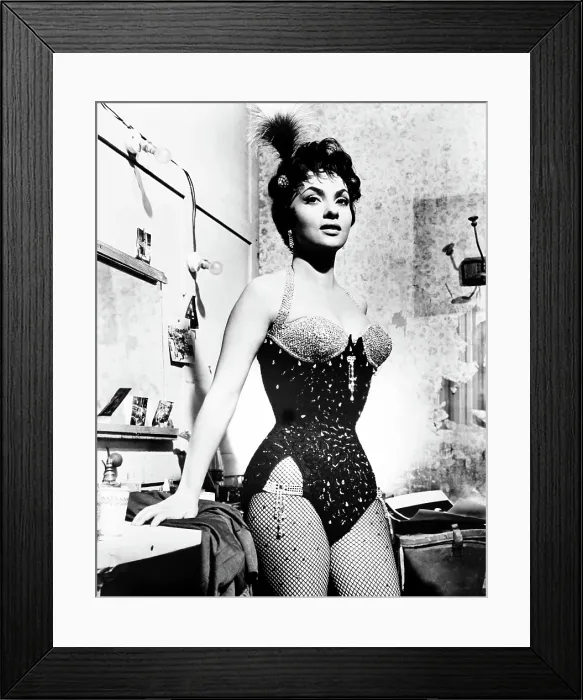 Framed Print : TRAPEZE, Gina Lollobrigida, on location in Paris, 1956