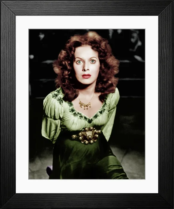 Framed Print : THE HUNCHBACK OF NOTRE DAME, Maureen O'Hara, 1939