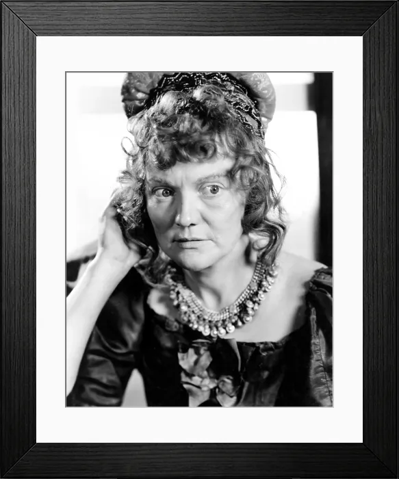 Framed Print : THE HUNCHBACK OF NOTRE DAME, Minna Gombell, 1939 Framed Print : THE HUNCHBACK OF NOTRE DAME, Minna Gombell, 1939